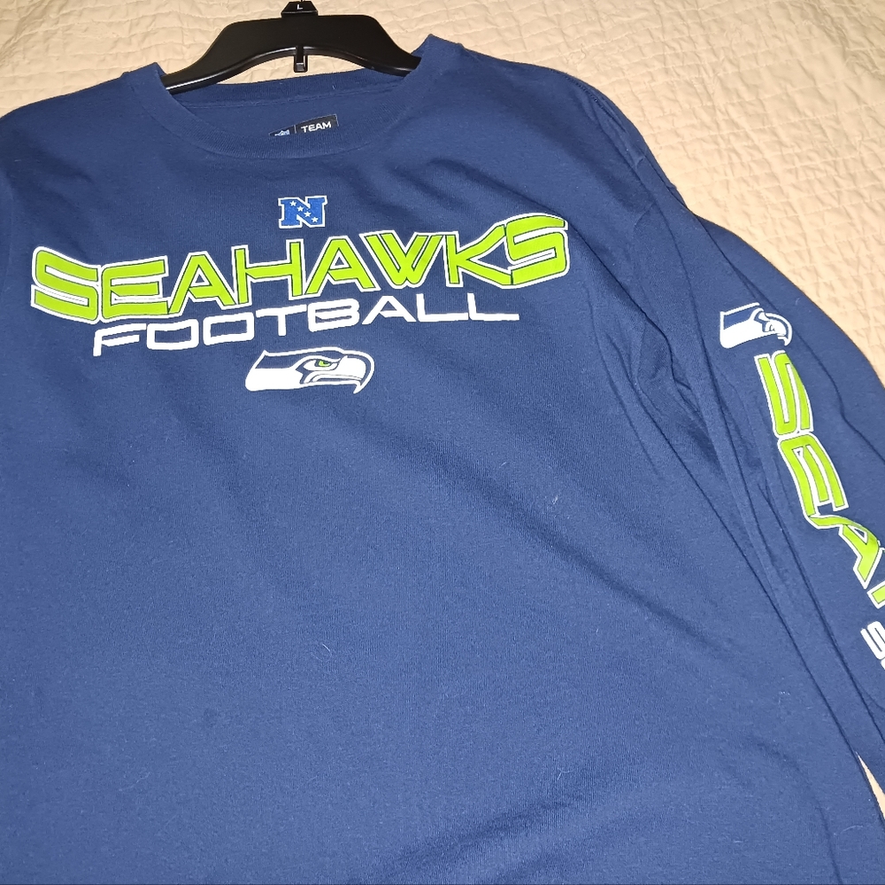 Men's long sleeved Seattle Seahawks shirt. LARGE.